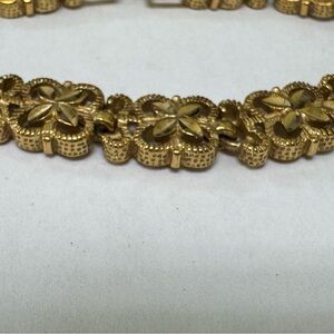 Gold Tone Floral Link Bracelet 7.5”